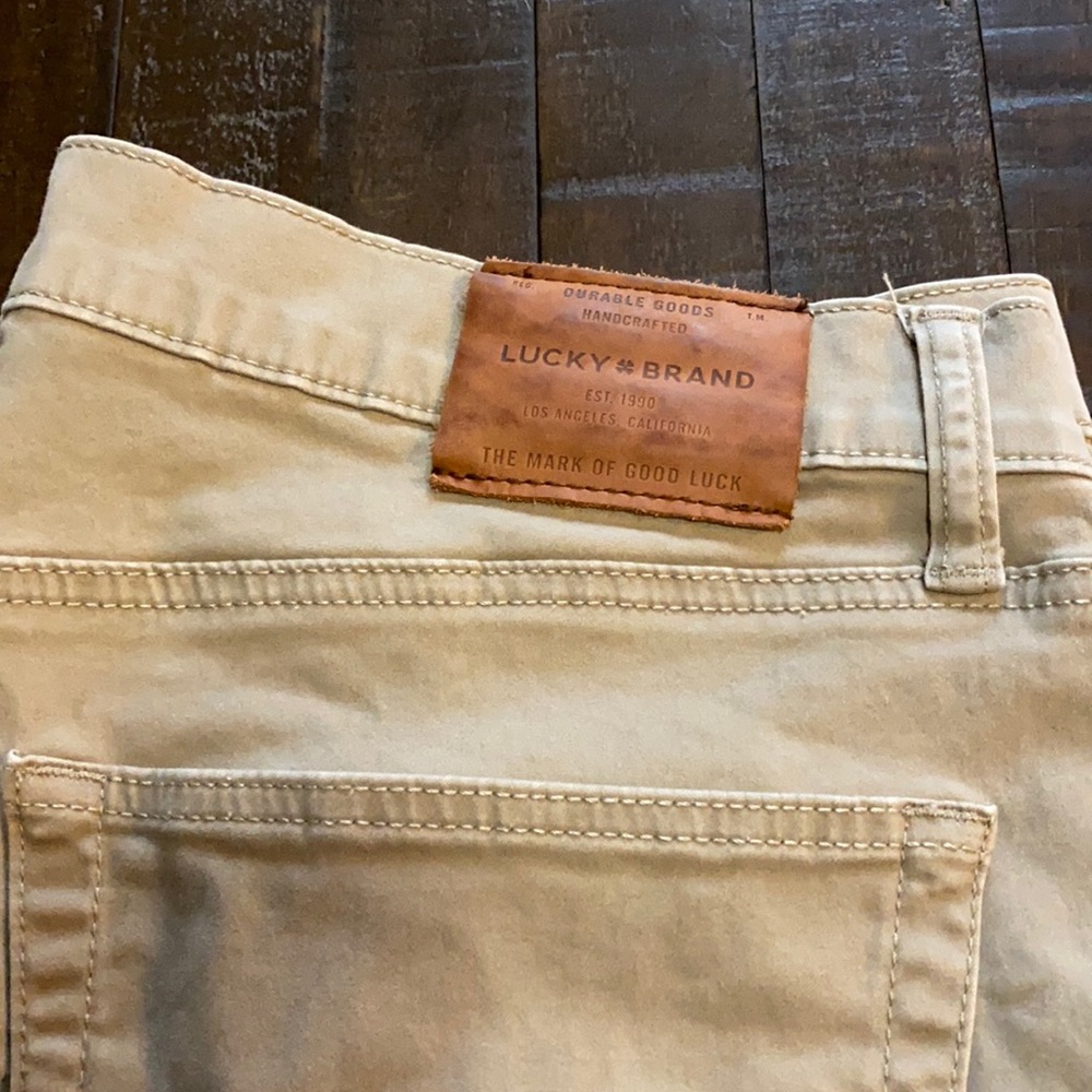 Lucky Brand 221. 36 x 30